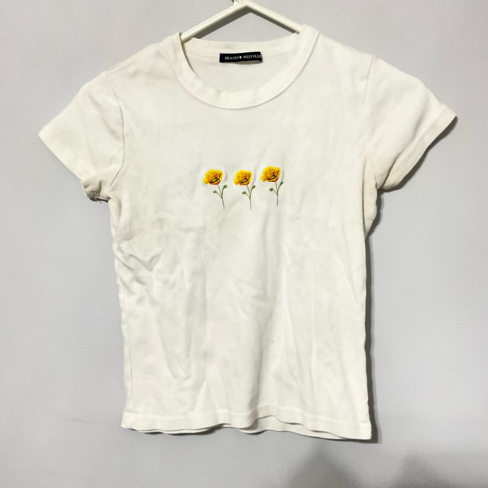 Brandy Melville Poppy Flower Top - Picture 4 of 4